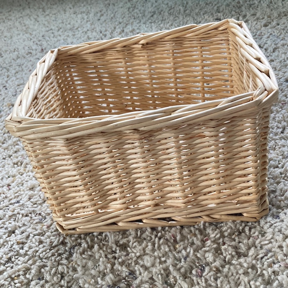 Storage bin